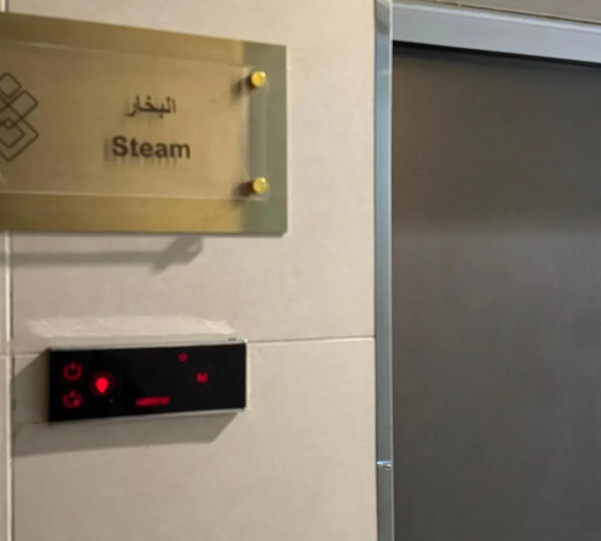 Elegant Master Suite With View Dubai Apartment