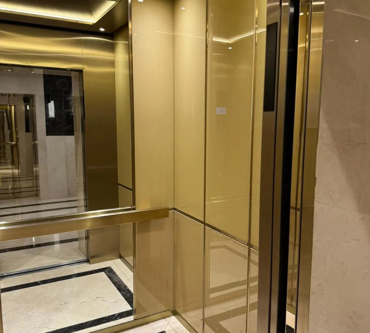 Elegant Master Suite With View Dubai