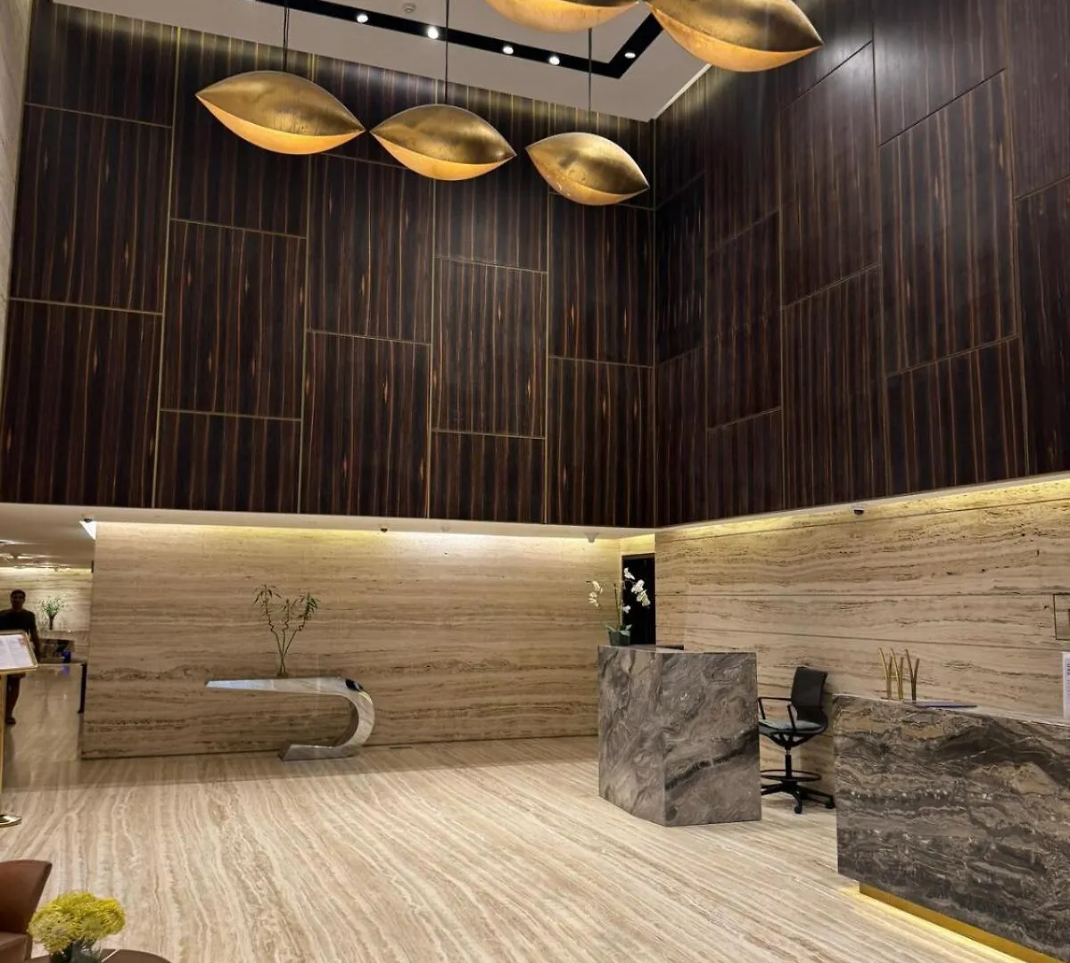 Elegant Master Suite With View Dubai Apartment